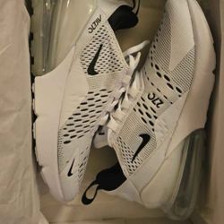 Nike AirMax270 Womens Sz 6