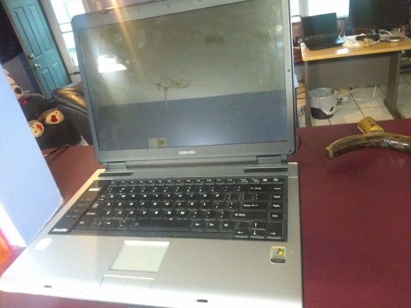 15"Toshiba Laptop $20