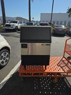 Uniflow ice machine