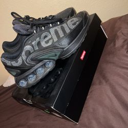 Supreme Nike Air Max Dn 