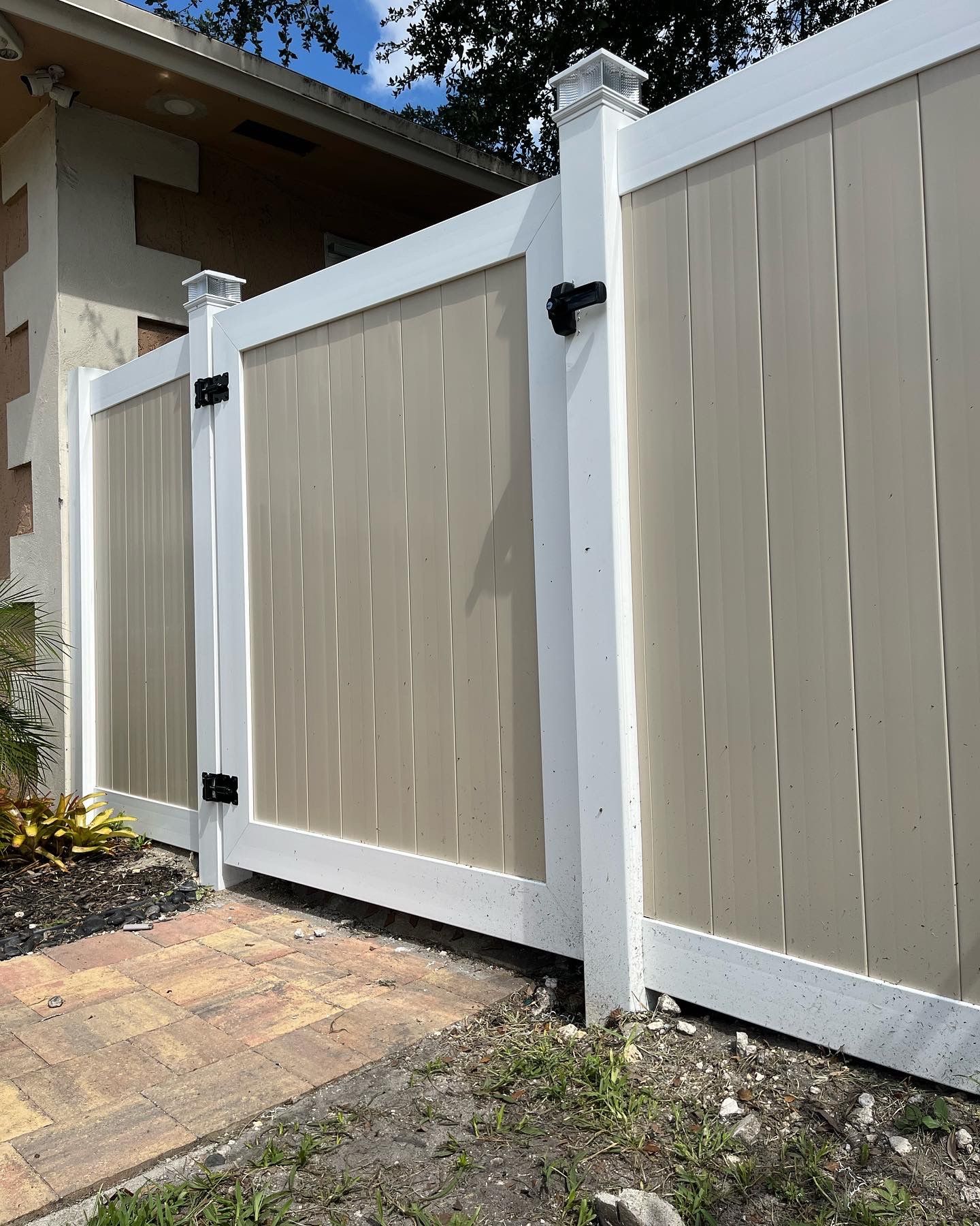Pvc Fence Two Colors