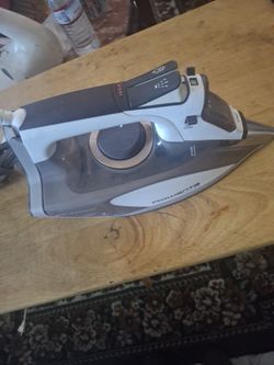 Plancha Marca ROWENTA.