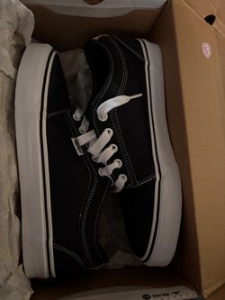 Vans Dark Navy Size 9.5 Skate Chukka Low