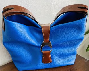 Dooney & Bourke bag