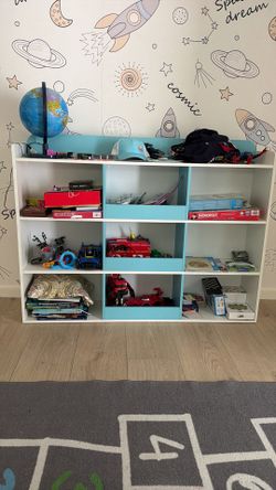Kids bookshelf