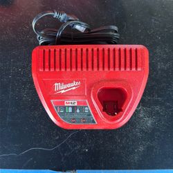 Milwaukee M12 Charger 
