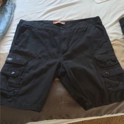 Size 42 Black Cargo Mens Short