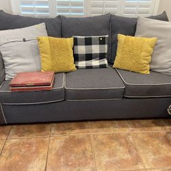 Like New Furniture/couch