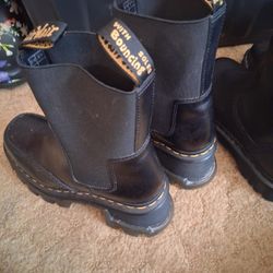 Womens  Doc MARTENS BOOTS
