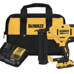DEWALT DCN680D1 20V Cordless Brad Nailer Kit