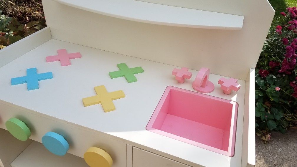KIDS WOOD KITCHEN PLAYSET W 34 PC DISHES/ FOOD