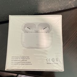 Generic Wireless Earbuds With Charging Case