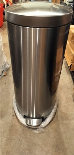 Stainless steel 8 gallons step on padel trash can with inner basket/ see discription 👍
