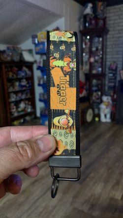 Tigger key ring holder