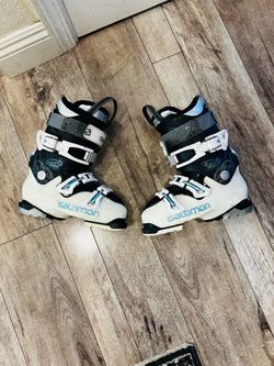 SALOMON SKI BOOTS SIZE 24.5