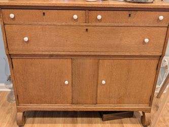 Dresser or side board
