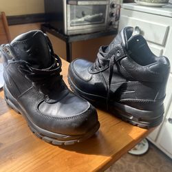 Men Nike Boots 9.5