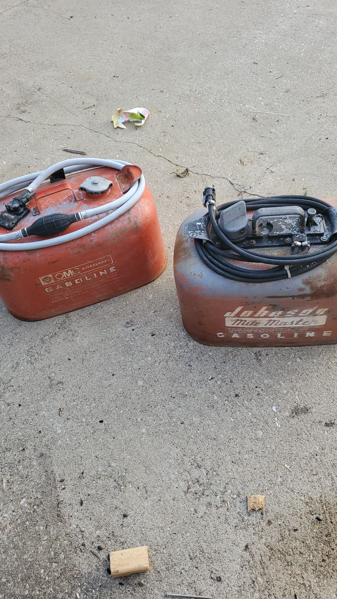 Boat motor gas cans with lines and hookup