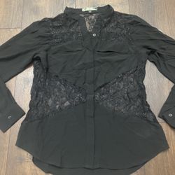 Womans Black Lace Shirt Size Médium By Love Stitch #17
