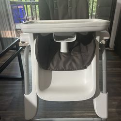 Baby High Chair & Coffee Table / Silla Alta Para Bebé Y Mesa De Centro