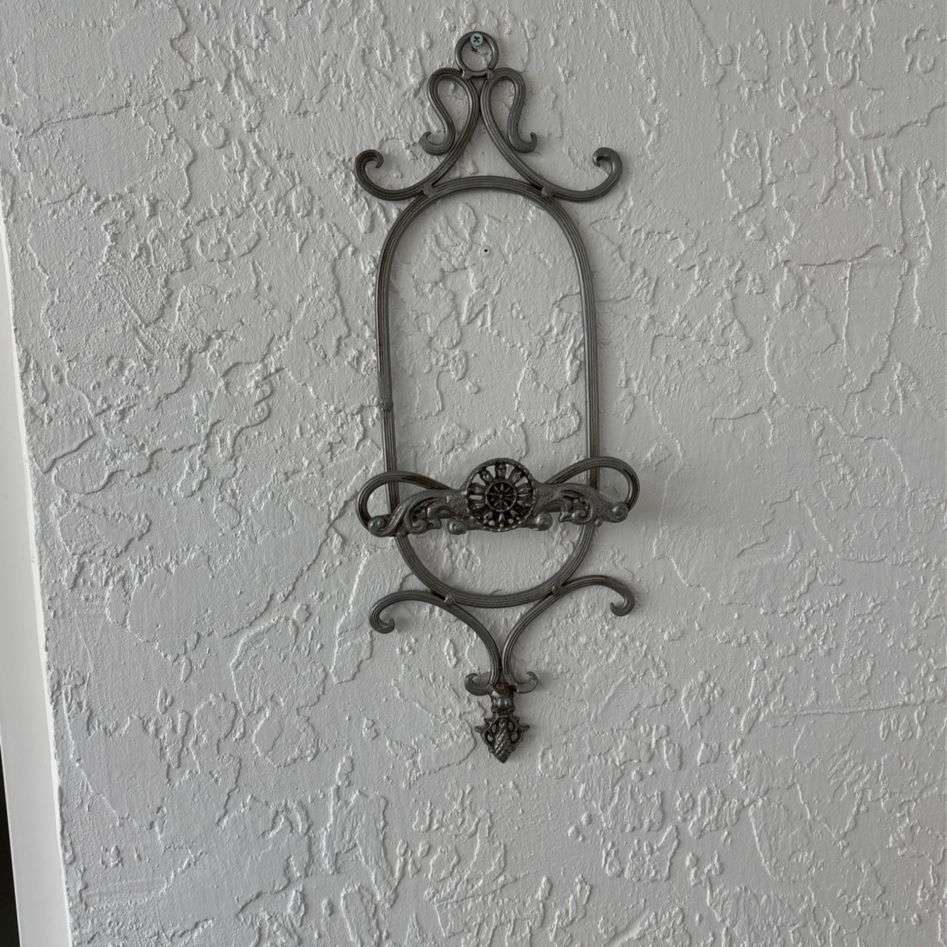 Decorative Wall Plate Holder
