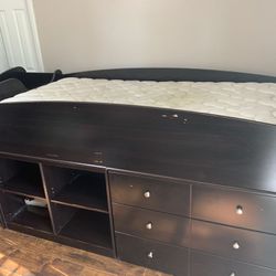 Single Bed With Lots Of Storage
