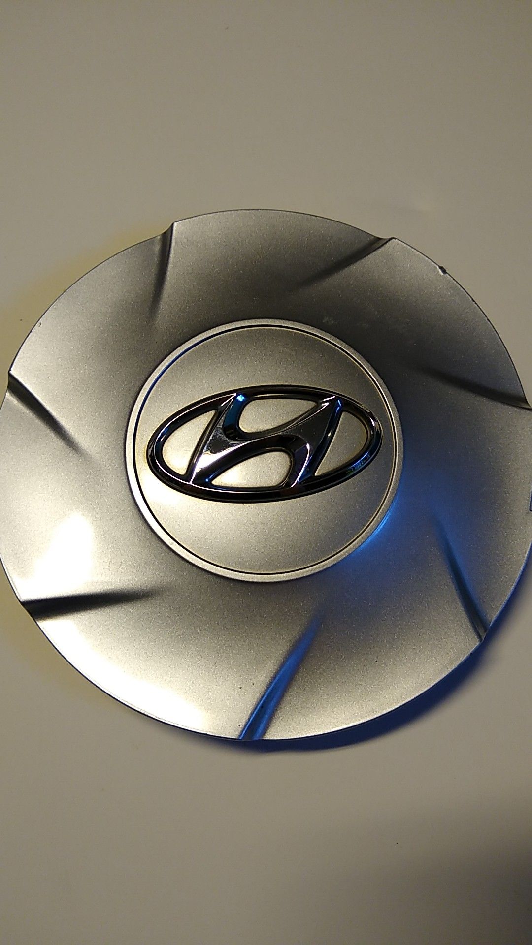 Hyundai Elantra 17" wheel center cap
