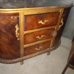 Side  Board. Or Chest Of Drawers