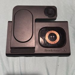 iPhone, AirPods and Apple Watch Charger