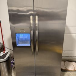 REFRIGERATOR 