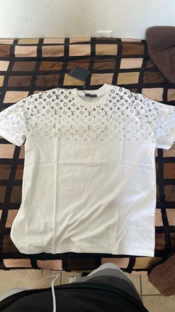 white on black louis vuitton shirt size medium