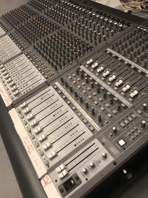 Mackie onyx 2480 console