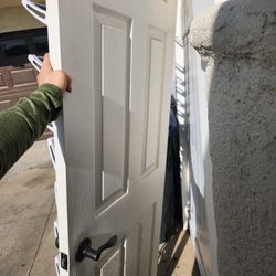 Indoor Door 28x 79.5 With shoe Rack