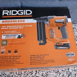 BRAD NAILER 18GA RIDGID BATTERY AND CHARGER INCLUDED 