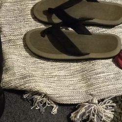 New Sz 9 Men's Flipflops 