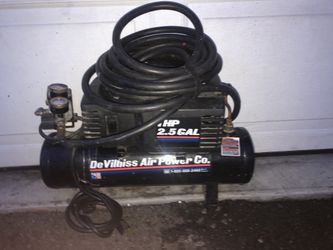 125 Psi 2.5 Gallon Air Compressor Devillbiss  Power Co. Works Perfect  40$ Obo 