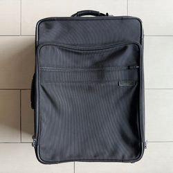 Briggs & Riley U24NX Baseline 24" Expandable Luggage 2-Wheel Black