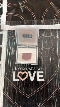 Single Pan Eyeshadow Compact