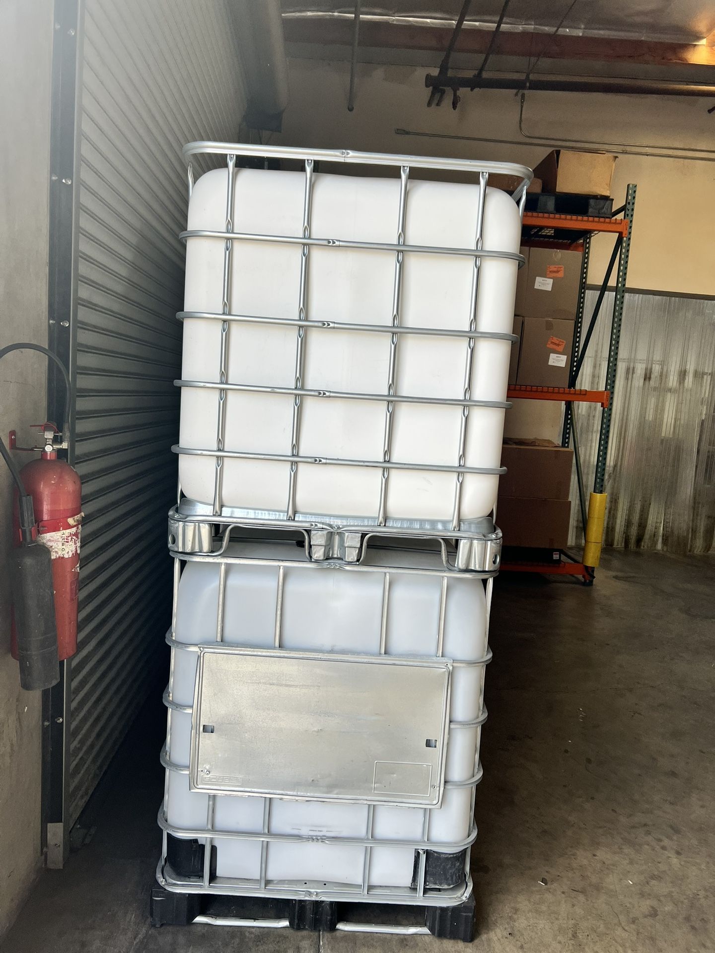 275 Gallon Plastic Tote