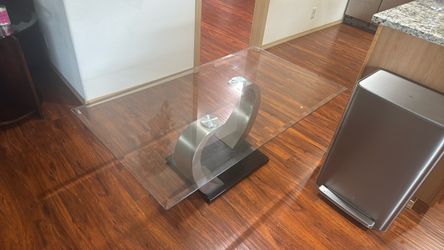 Glass table center