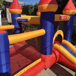 Inflatable Bounce House With Blower