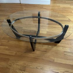 $120 Glass Coffee Table Oval (48/32)