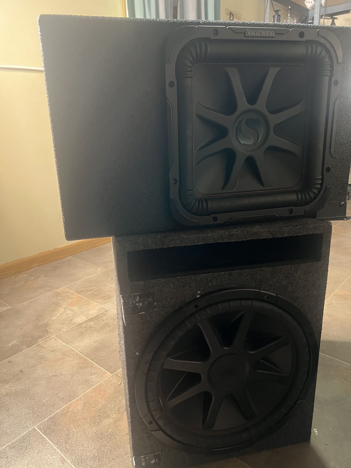 15 cvr comp speaker .  brand new speaker less than a year in ported box ,L7 in bomb Q box red stich