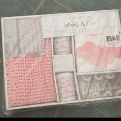 Brand new 16 pieces kids bathroom decor set