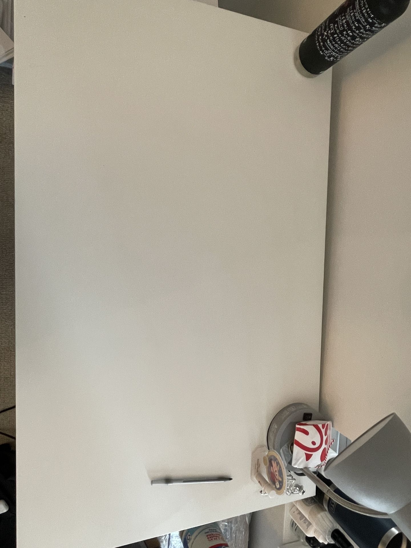 White Study Desk – 39×24×28” (Manual Measurement)