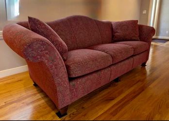 Beautiful Solid Wood Traditional Sofa – Stickley