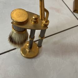 Shaving Kit. Used With Stand 