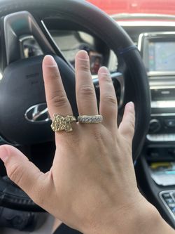 Gold diamond ring