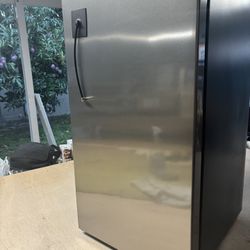 Small Refrigerador Magic Chef 