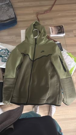 Nike Tech Green